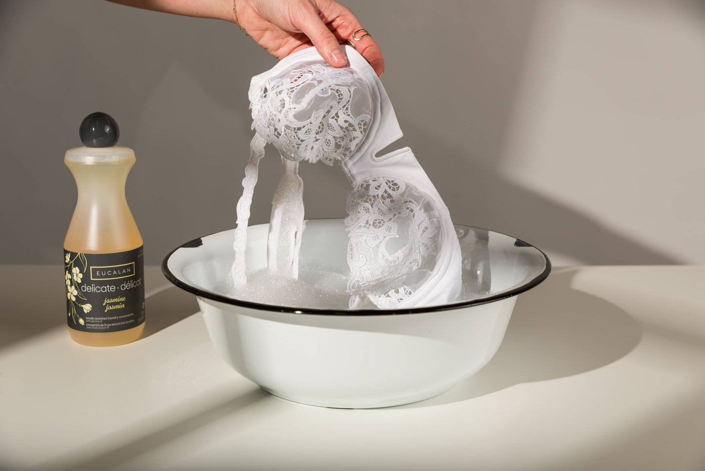 Jasmine Delicate Wash 16.9 US fl.oz / 500mL