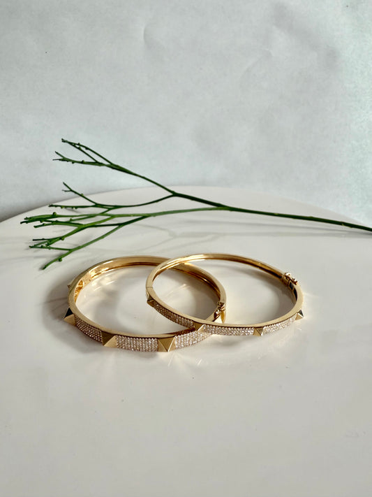 14k Yellow Gold Pyramid Diamond Bangle 3 Row
