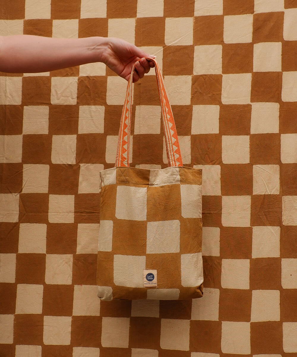 Checkmate King Throw in Tote Bag